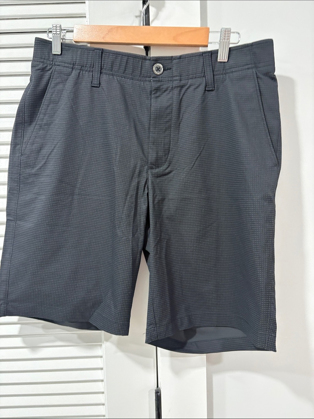 Under Armour Men's Charcoal Gray Flat Front Performance Shorts
